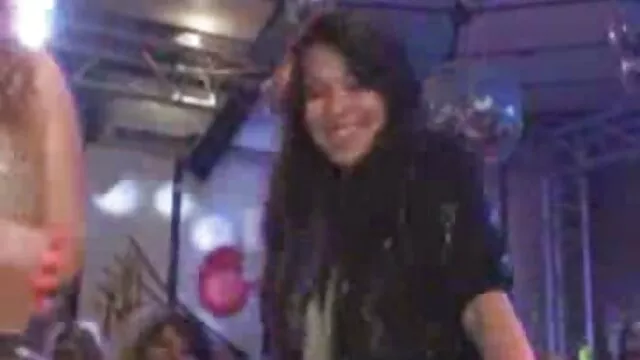 Adulto sem registo  Um trio Moreno videos de sxo