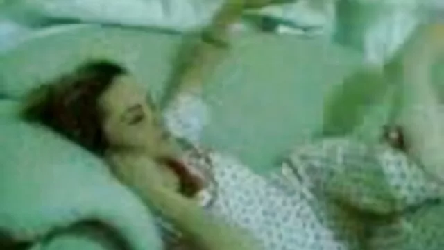 Adulto sem registo  A Victoria Tiffany come uma nurse porno pila grande.