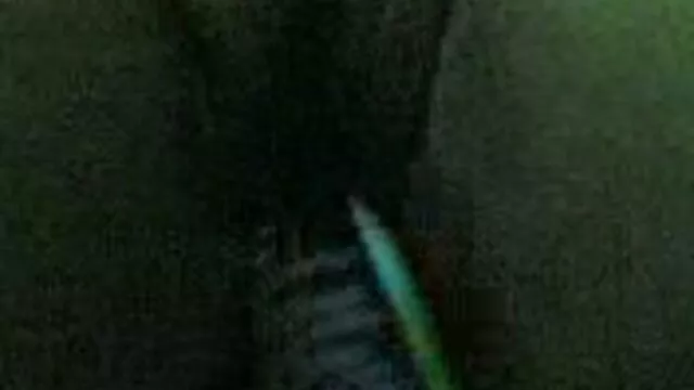 Adulto sem registo  Preparação do negra rabuda creme vaginal sobre a mesa