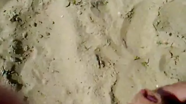 Adulto sem registo  Diana tem um buraco videosnudes na língua para sucção suave.