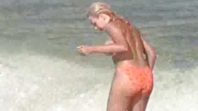 Adulto sem registo  Língua na xvideos gordinha gostosa limpeza