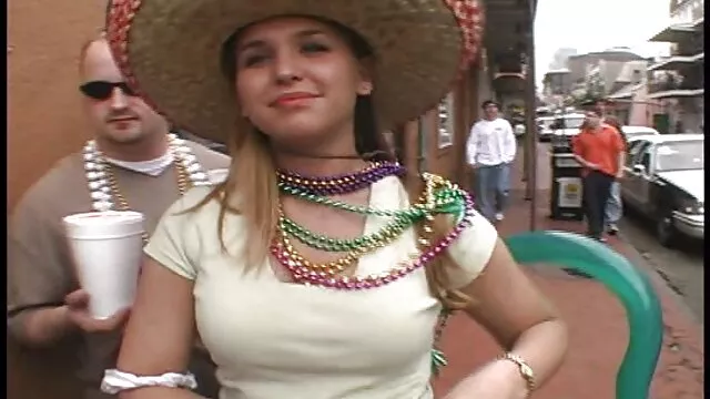 Adulto sem registo  A frente usou o corpo de um video porno xxxx amigo bêbado.