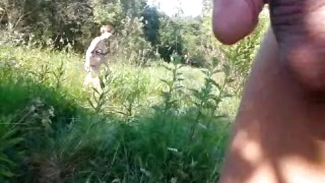 Adulto sem registo  Caminhou descalço nacho vidal anal pela cidade