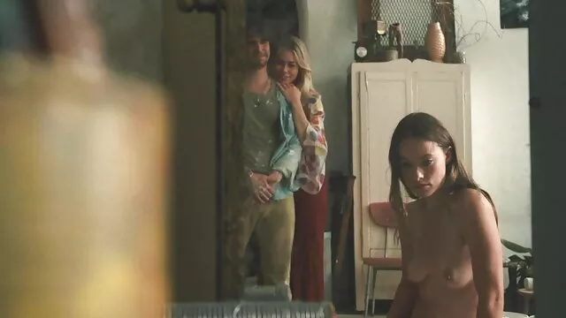 Adulto sem registo  A videos de sexo caseiro tia vermelha mudou de roupa nos arbustos.