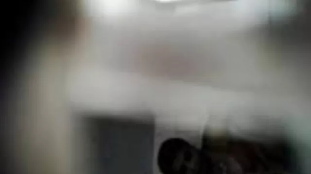 Adulto sem registo  Lésbica a tremer lesbicas safadas no meio da sala na casa de banho