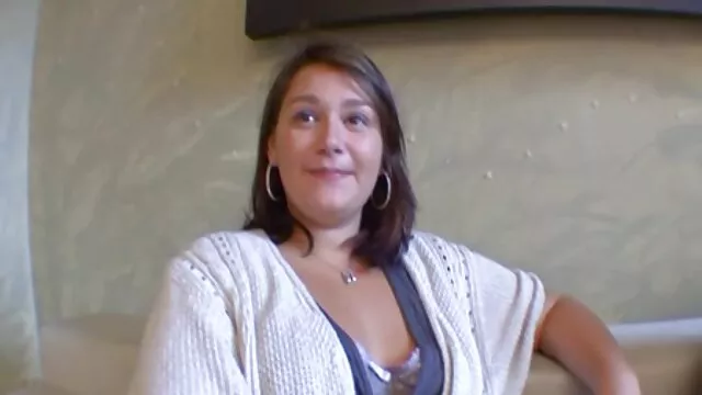 Adulto sem registo  A Nastya correu para o sofá e estragou videos de cornos tudo.