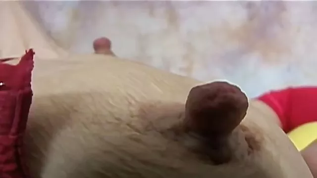 Adulto sem registo  O colarinho webcam porno e instruiu o estudante a masturbar-se